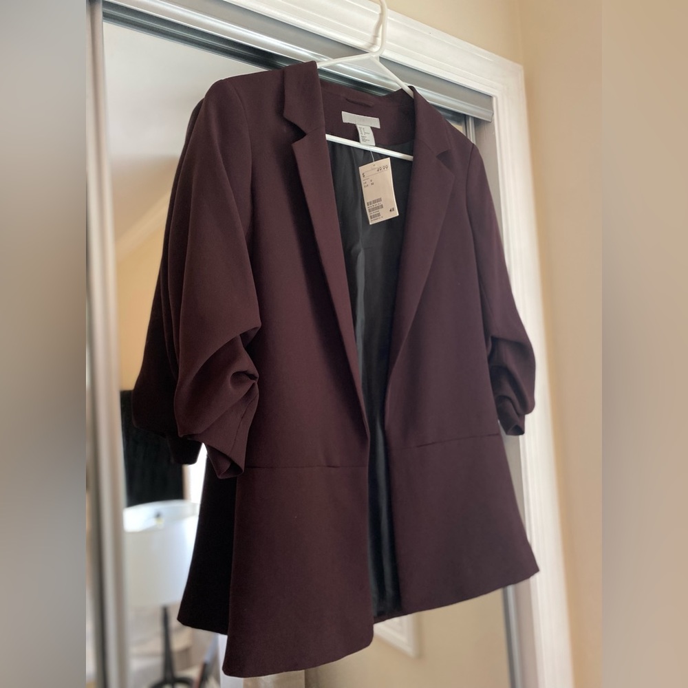 NWT H&M Burgundy Blazer with Gathered Sleeves US 0